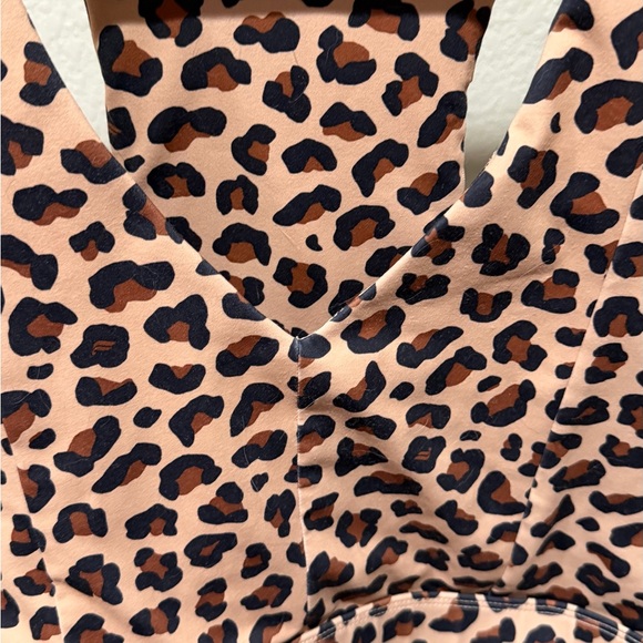 Leopard Print Crop Top Fabletics - Picture 2 of 5